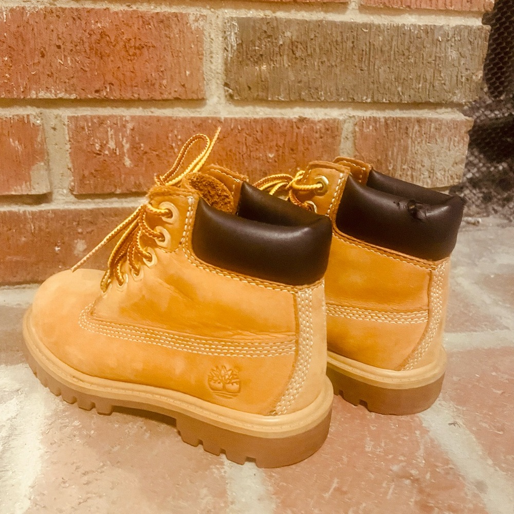 Timberland little boys size 10 work boots like new